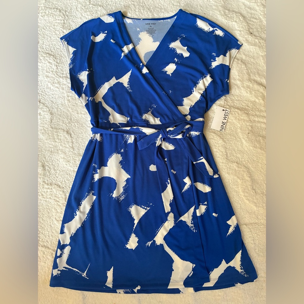NWT Nine West Blue and White Flutter Sleeve Wrap Dress